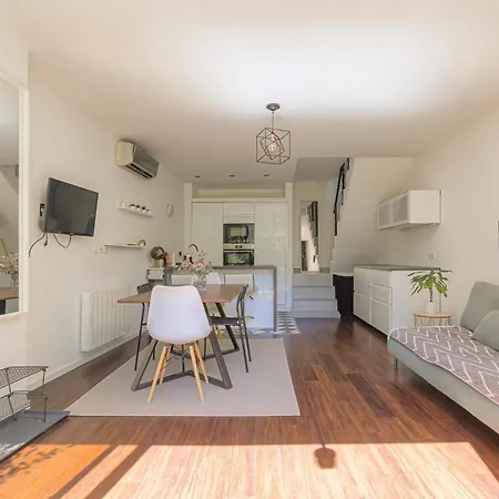 Apartmán Triplex Climatisation Et Parking Proche Centre Lyon Caluire-et-Cuire