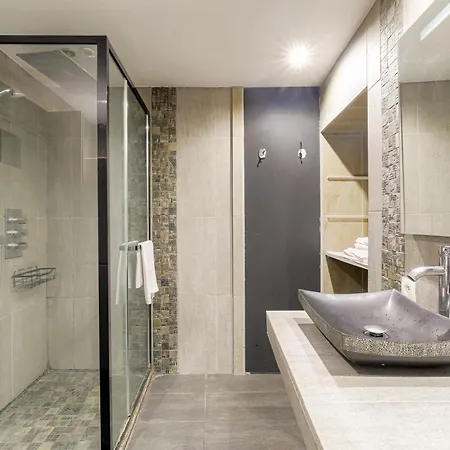 Triplex Climatisation Et Parking Proche Centre Lyon Caluire-et-Cuire